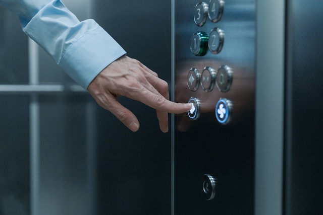 Elevador residencial: tudo o que precisa saber antes de investir